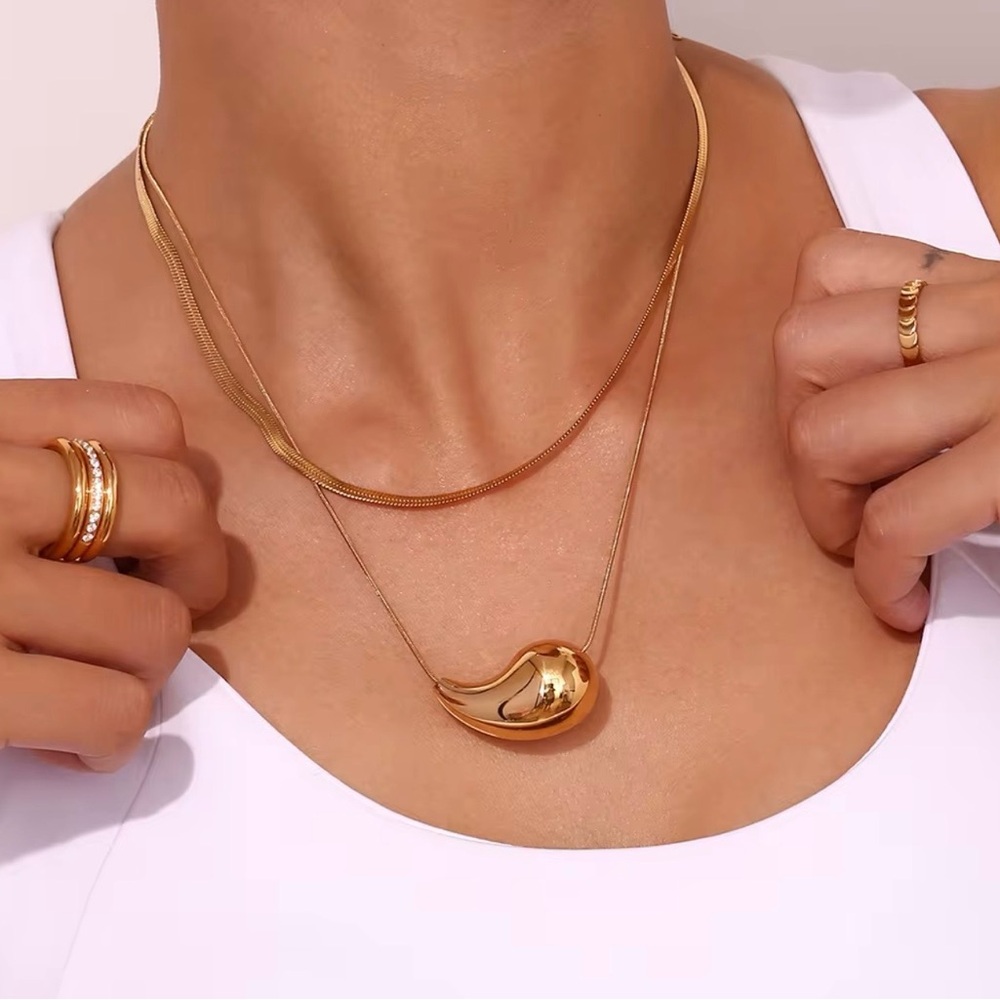 Tear Drop Necklace
Stainless Steel